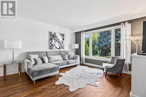 18 Panama Court S, Toronto (Woburn), ON - Indoor Photo Showing Living Room