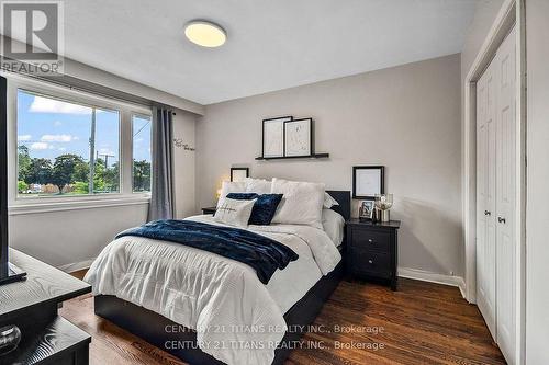 18 Panama Court S, Toronto, ON - Indoor Photo Showing Bedroom