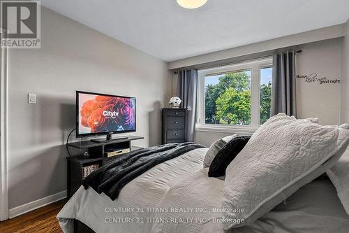 18 Panama Court S, Toronto, ON - Indoor Photo Showing Bedroom