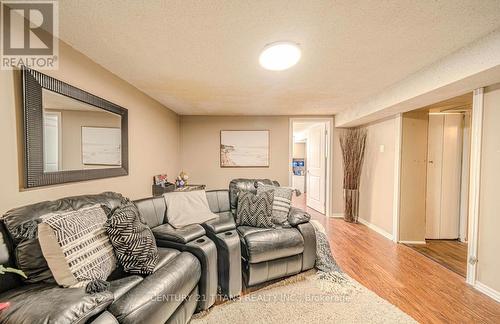 18 Panama Court S, Toronto (Woburn), ON - Indoor Photo Showing Living Room