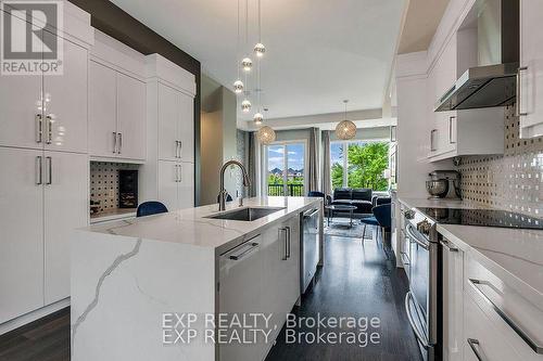 60 Cassila Way, Vaughan (Vellore Village), ON - Indoor Photo Showing Kitchen With Upgraded Kitchen