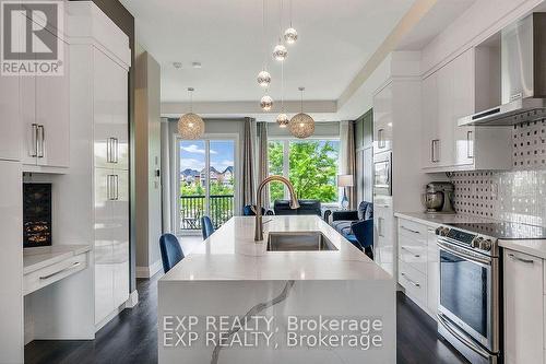 60 Cassila Way, Vaughan (Vellore Village), ON - Indoor Photo Showing Kitchen With Upgraded Kitchen