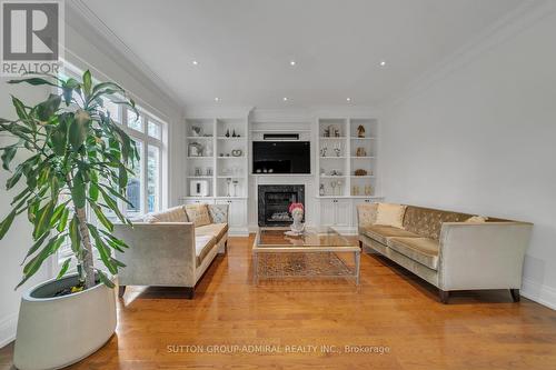 33 Brookgreene Crescent, Richmond Hill, ON - Indoor Photo Showing Living Room With Fireplace