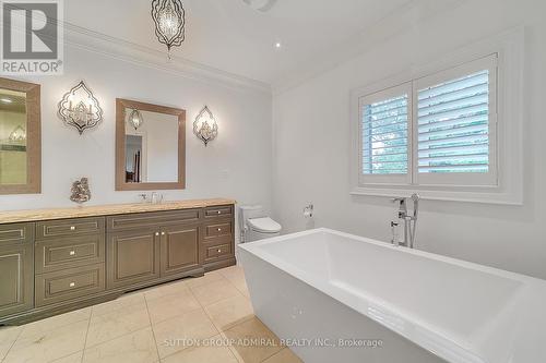 33 Brookgreene Crescent, Richmond Hill (Westbrook), ON - Indoor Photo Showing Bathroom