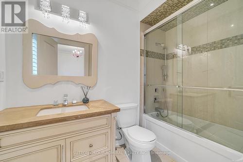 33 Brookgreene Crescent, Richmond Hill (Westbrook), ON - Indoor Photo Showing Bathroom