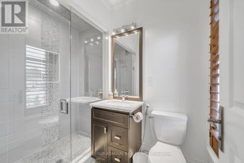 33 Brookgreene Crescent, Richmond Hill, ON - Indoor Photo Showing Bathroom