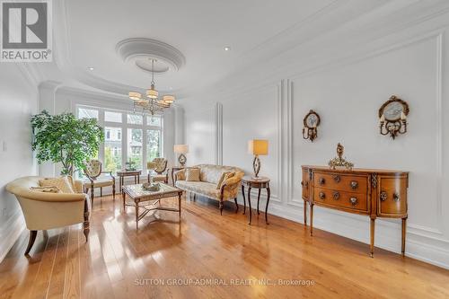 33 Brookgreene Crescent, Richmond Hill, ON - Indoor Photo Showing Other Room