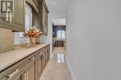 33 Brookgreene Crescent, Richmond Hill, ON - Indoor Photo Showing Other Room