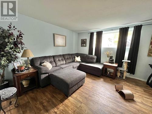 1288 Lark Avenue, Quesnel, BC - Indoor Photo Showing Living Room