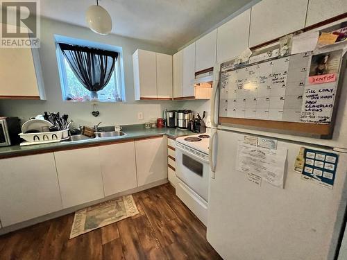 1288 Lark Avenue, Quesnel, BC - Indoor Photo Showing Kitchen With Double Sink