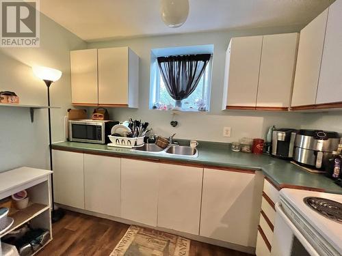 1288 Lark Avenue, Quesnel, BC - Indoor Photo Showing Kitchen With Double Sink