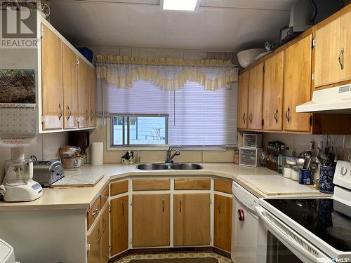 1611 Lawton Crescent, La Ronge, SK - Indoor Photo Showing Kitchen With Double Sink