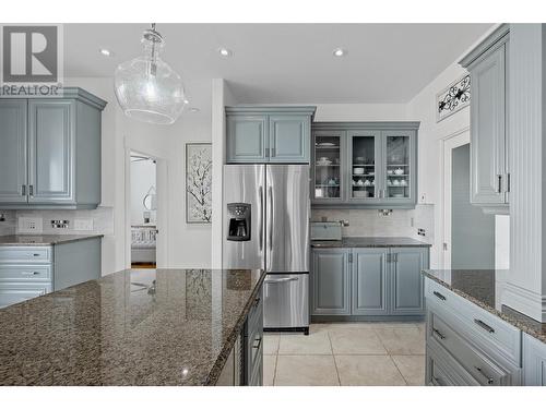 750 Marin Crescent, Kelowna, BC - Indoor Photo Showing Kitchen