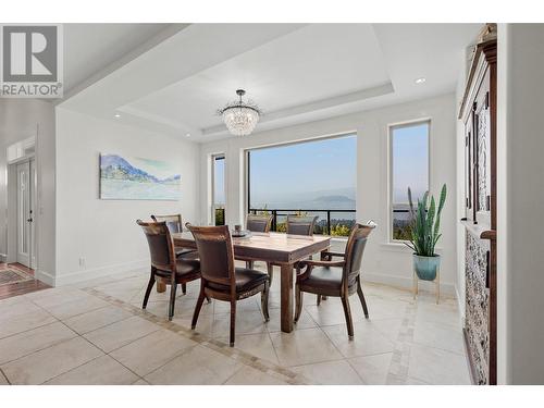 750 Marin Crescent, Kelowna, BC - Indoor Photo Showing Dining Room