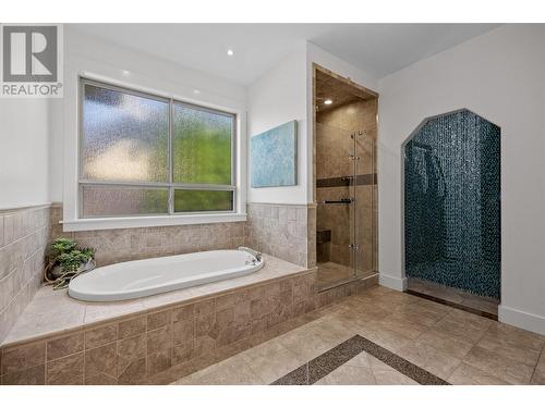 750 Marin Crescent, Kelowna, BC - Indoor Photo Showing Bathroom