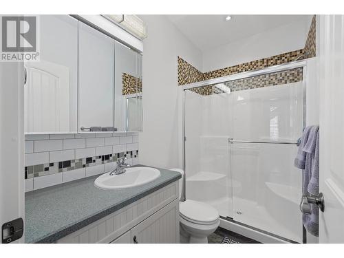 750 Marin Crescent, Kelowna, BC - Indoor Photo Showing Bathroom