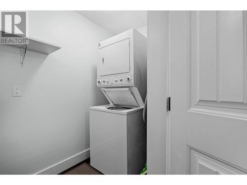 750 Marin Crescent, Kelowna, BC - Indoor Photo Showing Laundry Room