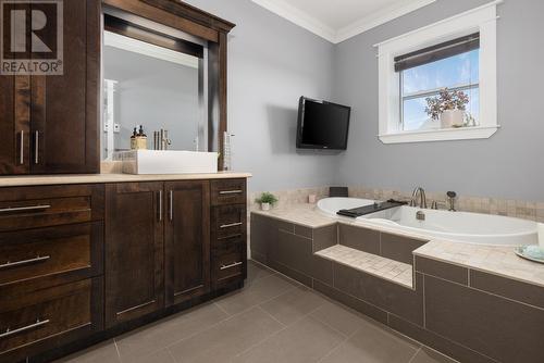 72 Woodland Drive, Portugal Cove, NL - Indoor Photo Showing Bathroom