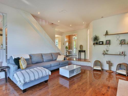 Salon - 129 Rue Des Pruches, Saint-Jean-Sur-Richelieu, QC - Indoor Photo Showing Living Room