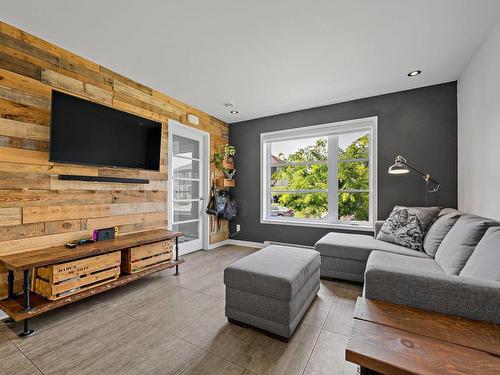 Salon - 113 Rue Remi-Franc, Blainville, QC - Indoor Photo Showing Living Room