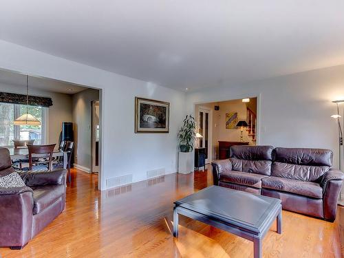 Living room - 155 Place Champoux, Saint-Bruno-De-Montarville, QC - Indoor Photo Showing Living Room