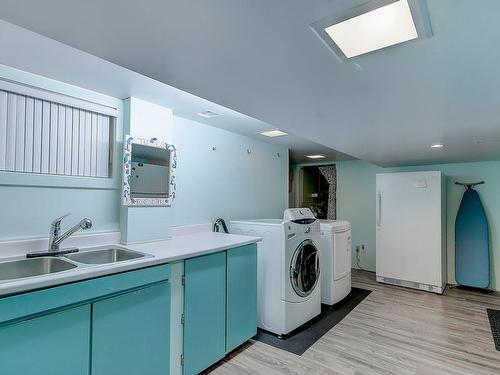 Laundry room - 155 Place Champoux, Saint-Bruno-De-Montarville, QC - Indoor Photo Showing Laundry Room