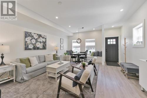 1568 Dundas Street E, Toronto (South Riverdale), ON - Indoor Photo Showing Living Room