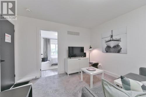 1568 Dundas Street E, Toronto, ON - Indoor Photo Showing Living Room