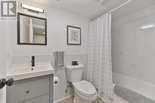 1568 Dundas Street E, Toronto, ON - Indoor Photo Showing Bathroom