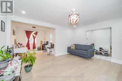 42 Pixley Crescent, Toronto, ON - Indoor