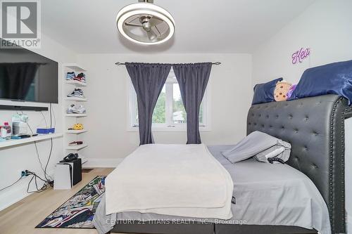 42 Pixley Crescent, Toronto, ON - Indoor Photo Showing Bedroom