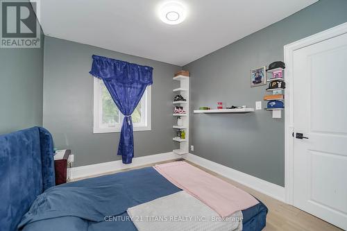 42 Pixley Crescent, Toronto, ON - Indoor Photo Showing Bedroom