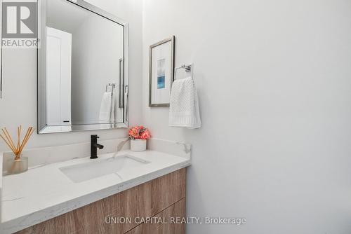 85B Westbourne Avenue, Toronto, ON - Indoor Photo Showing Bathroom