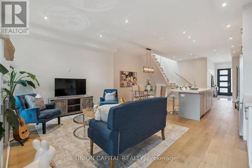 85B Westbourne Avenue, Toronto (Clairlea-Birchmount), ON - Indoor Photo Showing Living Room