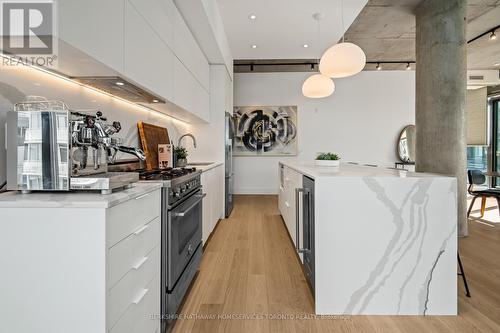 725 - 90 Broadview Street, Toronto (South Riverdale), ON - Indoor Photo Showing Kitchen With Upgraded Kitchen