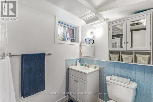 61 Danforth Road, Toronto (Oakridge), ON - Indoor Photo Showing Bathroom