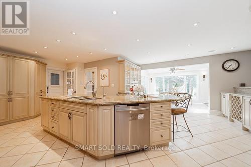 6 Bernadotte Drive, Markham, ON - Indoor Photo Showing Kitchen