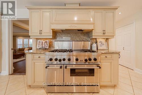 6 Bernadotte Drive, Markham, ON - Indoor Photo Showing Kitchen