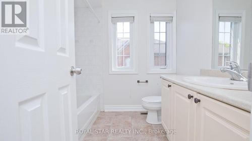 2964 Jackson Drive, Burlington (Rose), ON - Indoor Photo Showing Bathroom