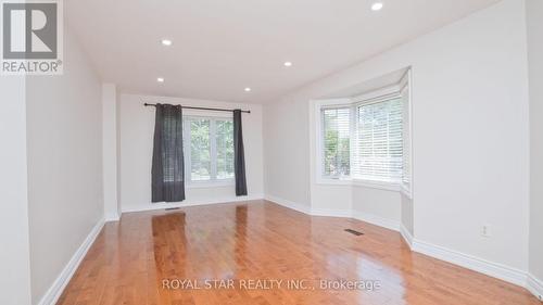 2964 Jackson Drive, Burlington, ON - Indoor Photo Showing Other Room