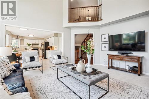 2127 Berwick Drive, Burlington, ON - Indoor Photo Showing Living Room