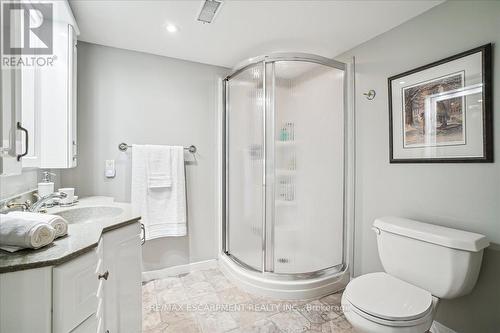 2127 Berwick Drive, Burlington, ON - Indoor Photo Showing Bathroom