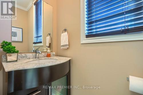 5414 Bellaggio Crescent, Mississauga, ON - Indoor Photo Showing Bathroom