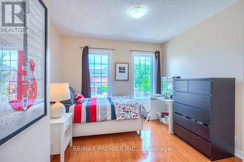 5414 Bellaggio Crescent, Mississauga, ON - Indoor Photo Showing Bedroom