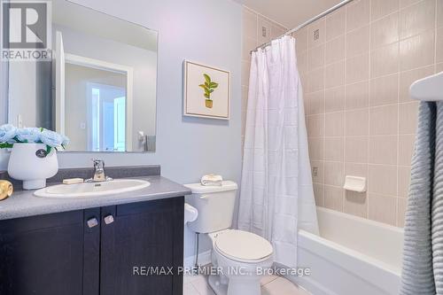 5414 Bellaggio Crescent, Mississauga, ON - Indoor Photo Showing Bathroom