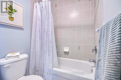 5414 Bellaggio Crescent, Mississauga, ON - Indoor Photo Showing Bathroom