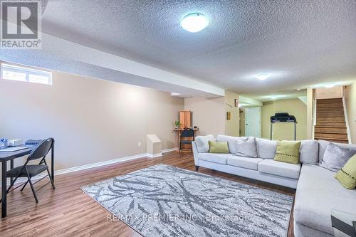 5414 Bellaggio Crescent, Mississauga, ON - Indoor Photo Showing Living Room