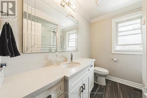 4030 Grapehill Avenue, Burlington (Shoreacres), ON - Indoor Photo Showing Bathroom