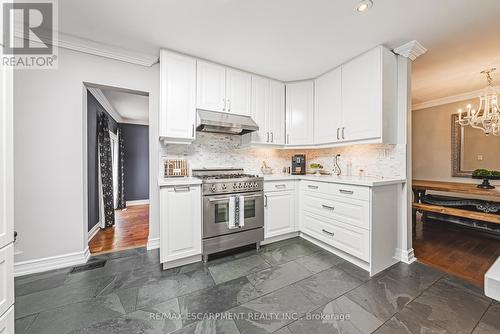 4030 Grapehill Avenue, Burlington (Shoreacres), ON - Indoor Photo Showing Kitchen