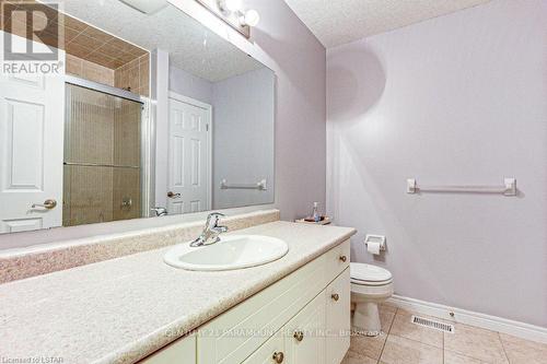 2020 Denview Avenue, London, ON - Indoor Photo Showing Bathroom